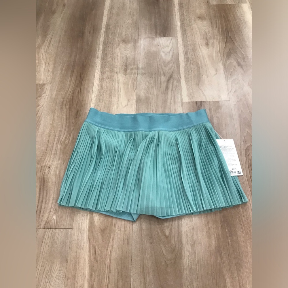 Lululemon Mesh Pleats Mid-Rise Mini Tennis Skirt - Picture 4 of 9